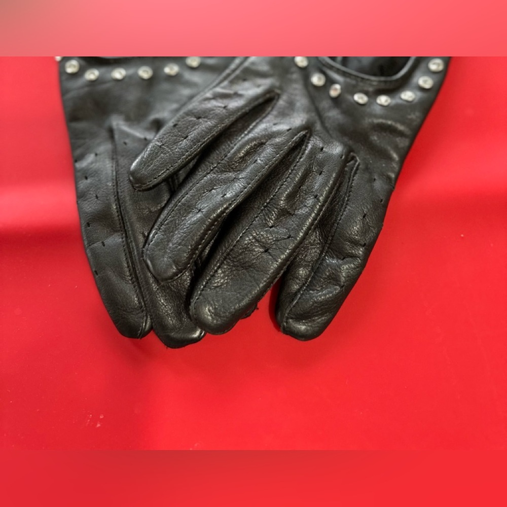 HARLEY DAVIDSON LADIES LEATHER GLOVES - WITH RHINESTONES.  EUC